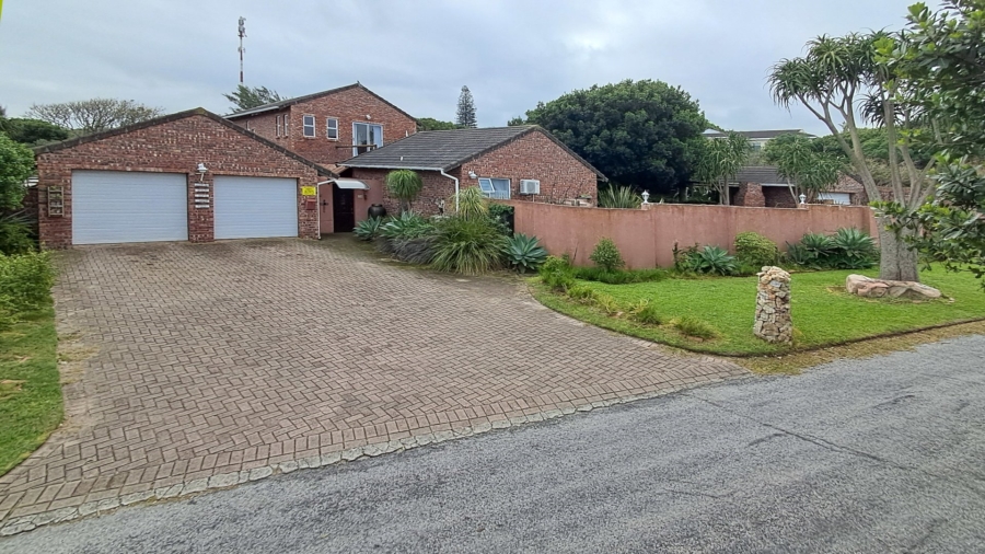 4 Bedroom Property for Sale in Seaview Eastern Cape